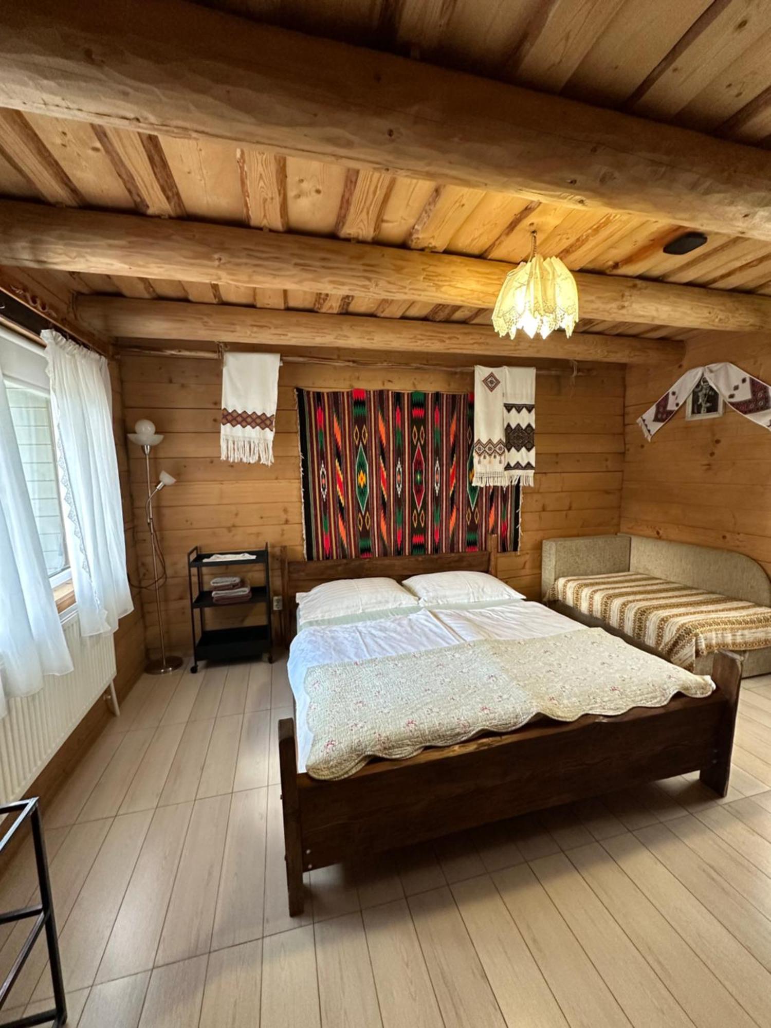 Guest House Anastasia Tatariv Exterior photo