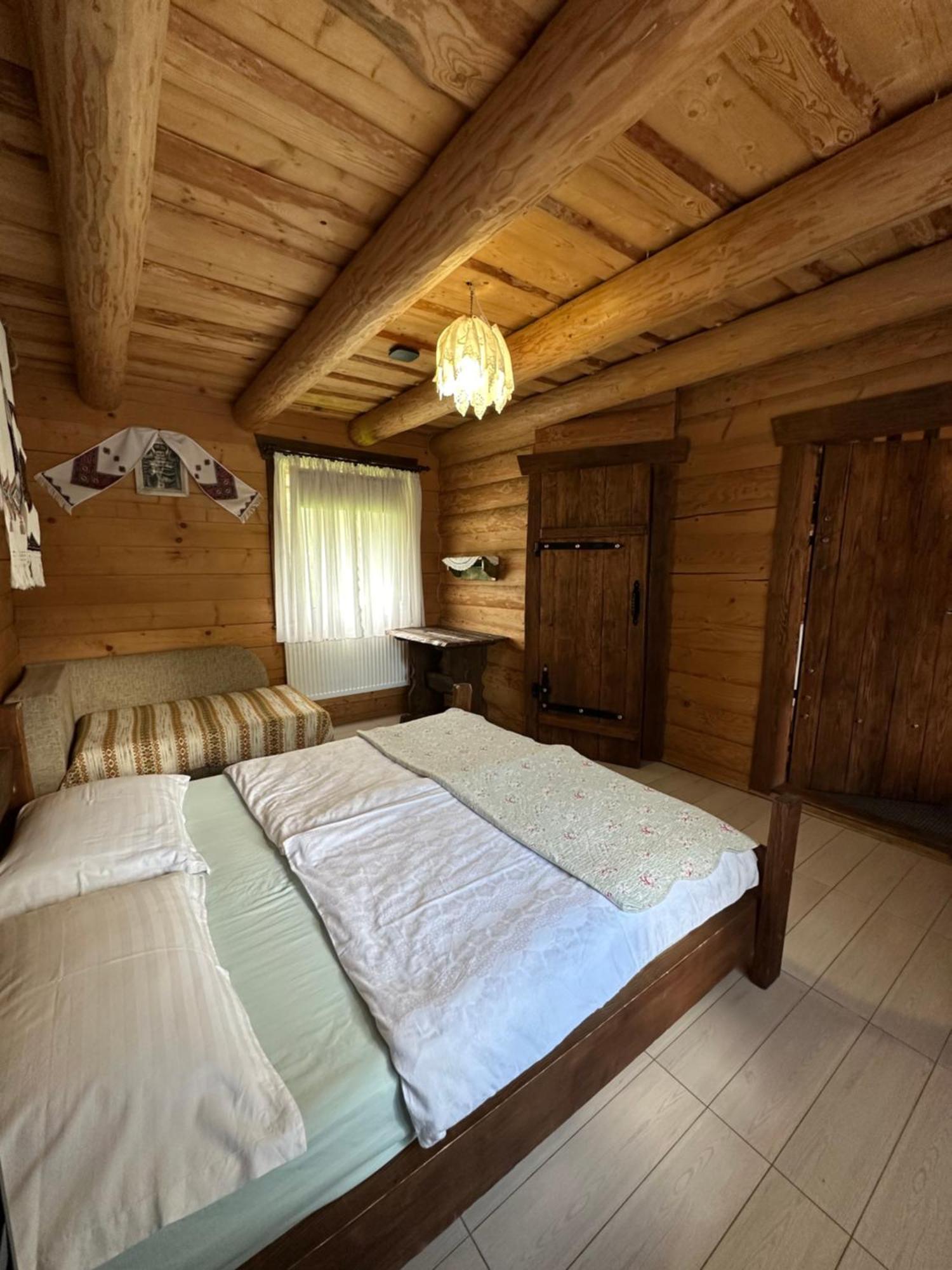 Guest House Anastasia Tatariv Exterior photo